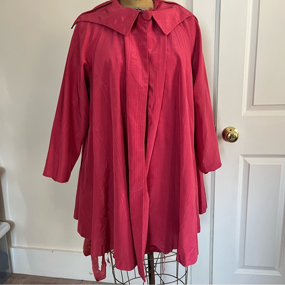 Vintage Women’s One-Button Collared Lightweight Coat
